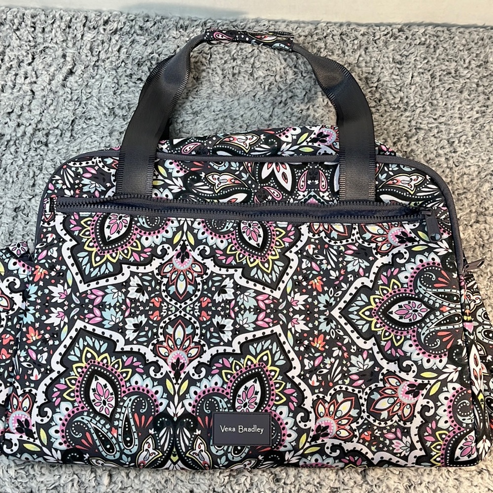 Like New-Vera Bradley ReActive Weekender - Bonbon Medallion.